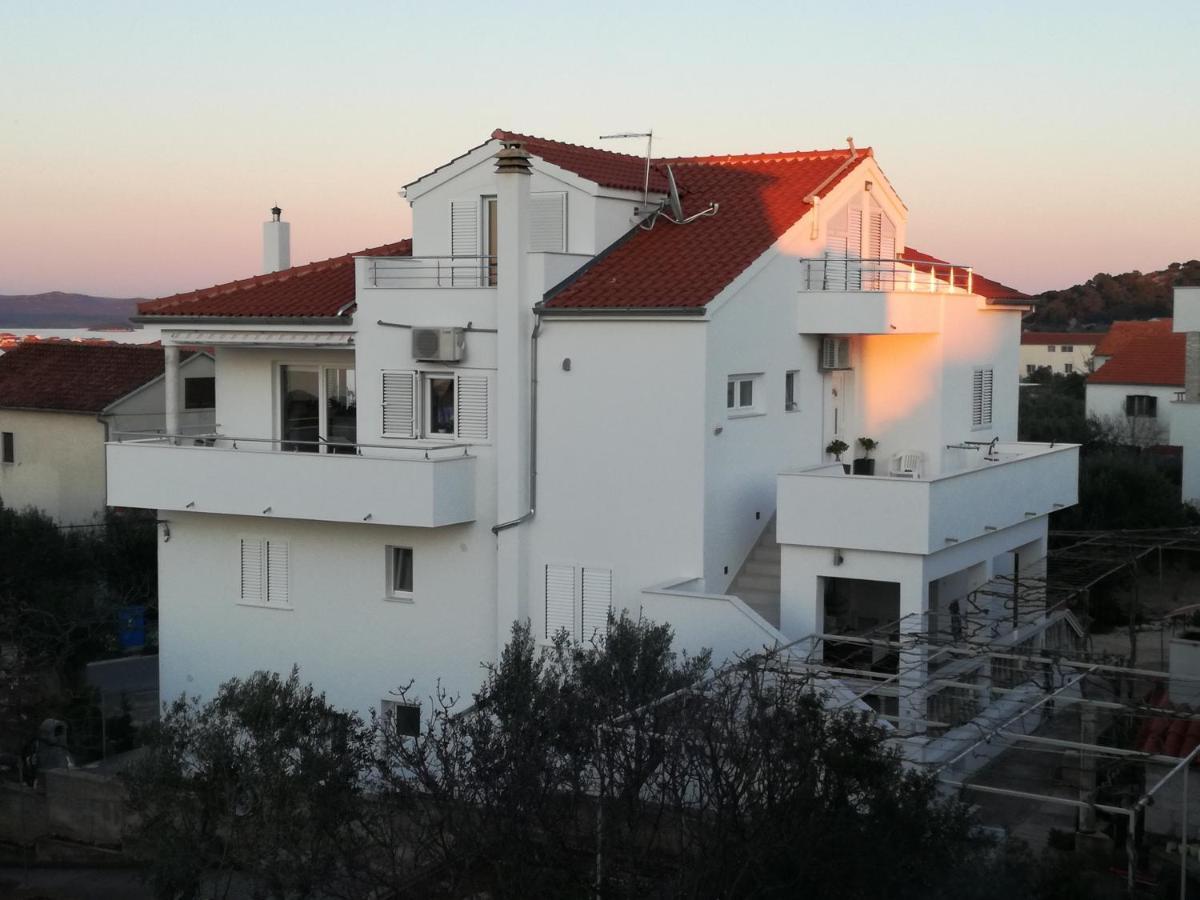 Apartmani Daniela Murter Exterior foto